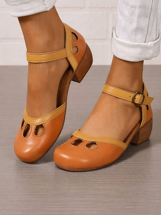 Chaussures rétro ajourées à brides croisées et petit talon - 2