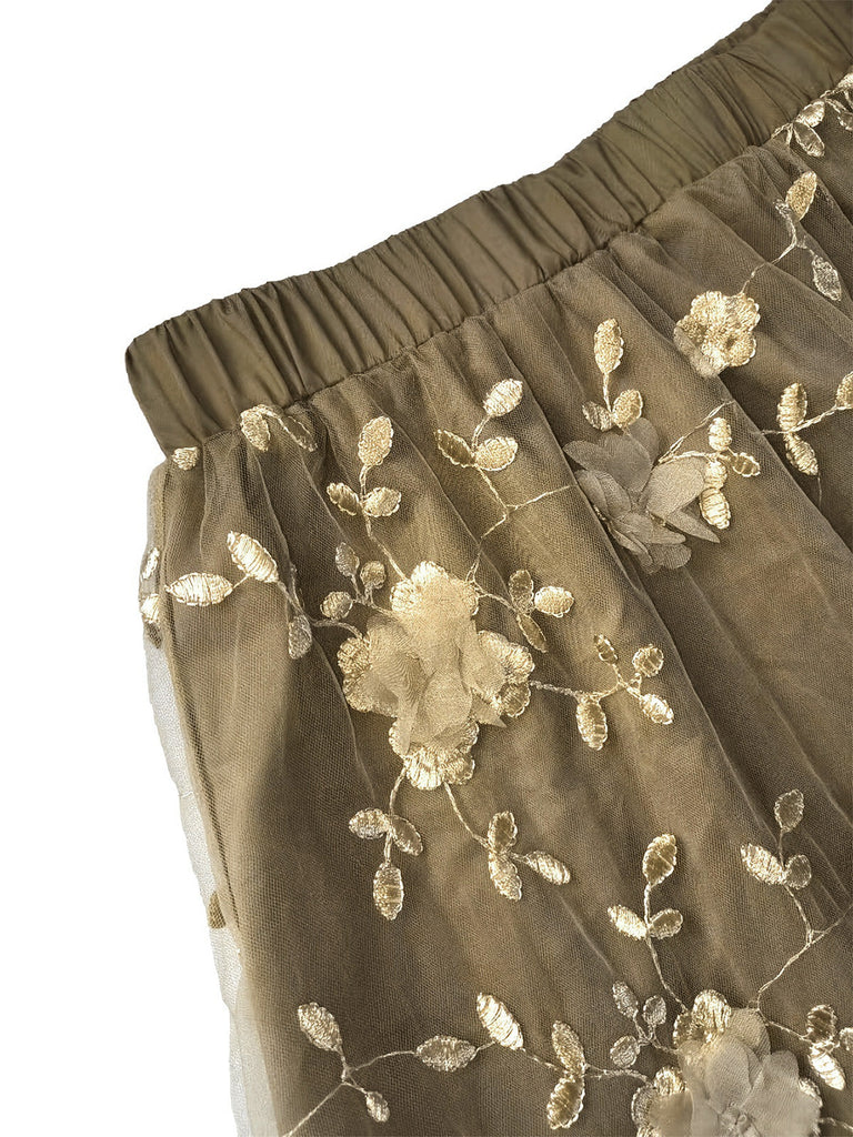 Jupe en tulle à fleurs brodées en relief Années 1950 - 3