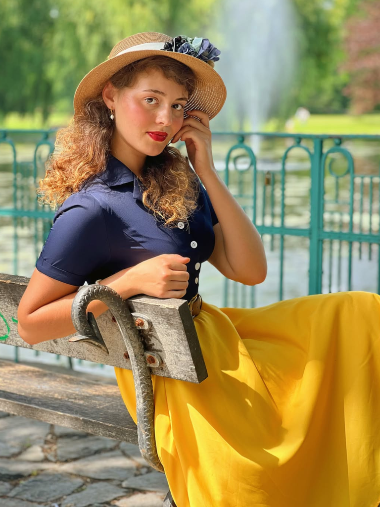 Robe boutonnée kaki style Blanche-Neige années 1950