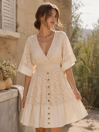 Robe Courte Bohème En Dentelle Beige Années 1970