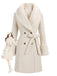 Manteau blanc à double boutonnage et col en fausse fourrure années 1950 - 1