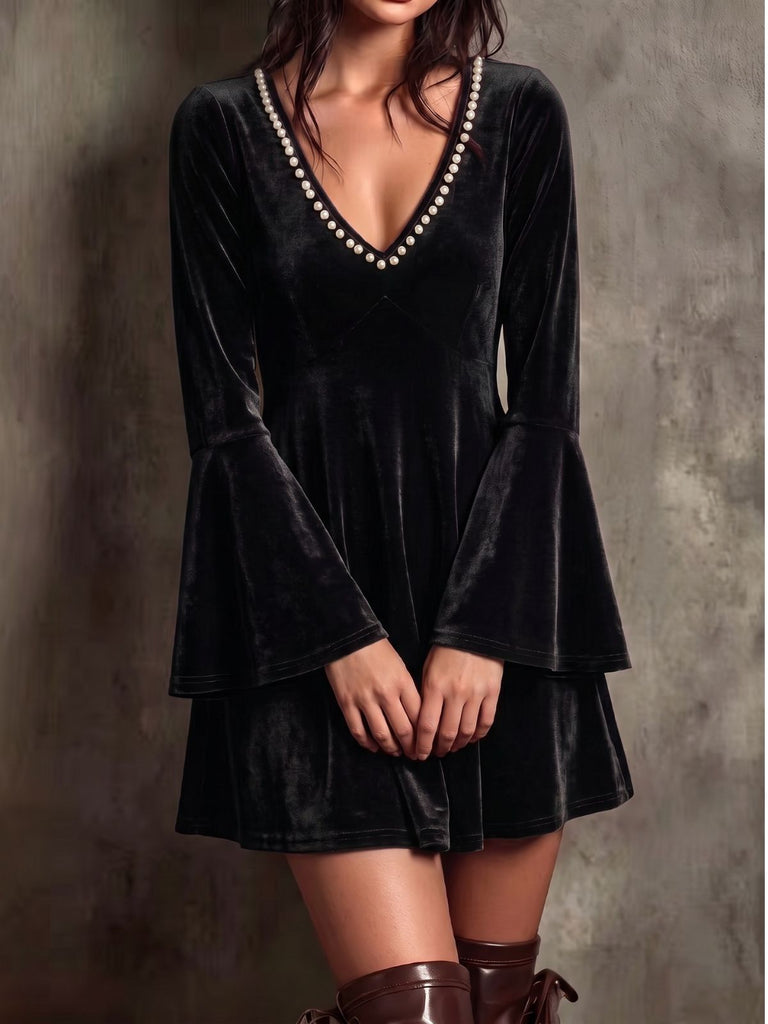Mini Robe en Velours à Col V Perlé et Manches Évasées Années 1930 - 4