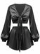 Cet ensemble deux pièces en satin soyeux à nouer sur le devant est présenté ici en noir classique pour un look lounge sophistiqué.
