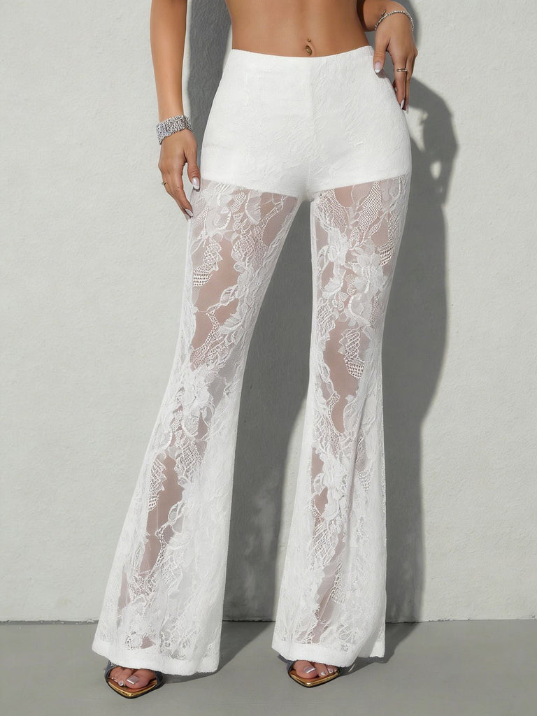 Pantalon long évasé noir en dentelle transparente à taille haute années 1970 - 6