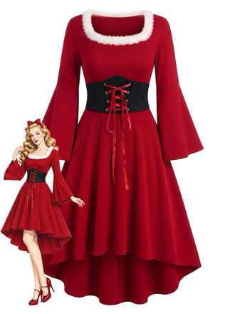 Robe de Noël rouge à col carré duveteux, manches évasées et ourlet asymétrique années 1950 - 1