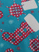 Robe évasée imprimé chaussettes de Noël à encolure festonnée années 1950 - 5