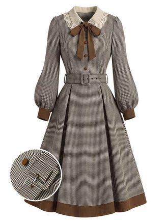 [Prévente] Robe Marron Clair Pied-de-Poule à Col Lavallière et Ceinture Années 1950 - 2