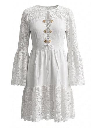 Robe midi blanche à laçage vintage et manches évasées années 1980 - 1
