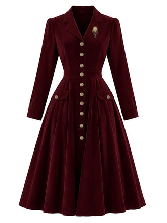 [Prévente] Robe midi rouge en velours à col revers, poches et boutons Années 1940 - 2
