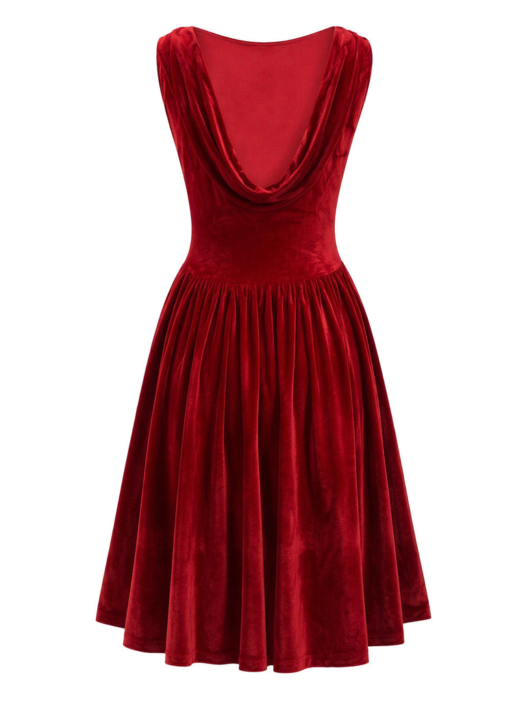 Robe rouge sans manches en velours à dos drapé années 1950 - 3