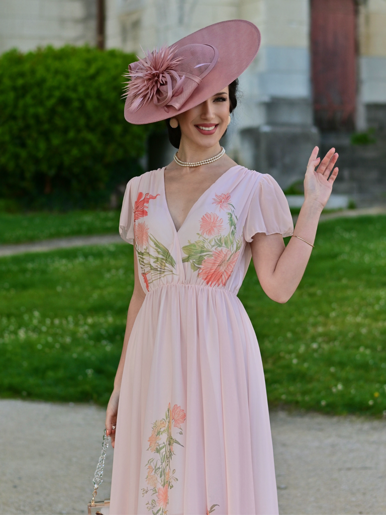 Robe rose col V manches à volants imprimé floral années 1940
