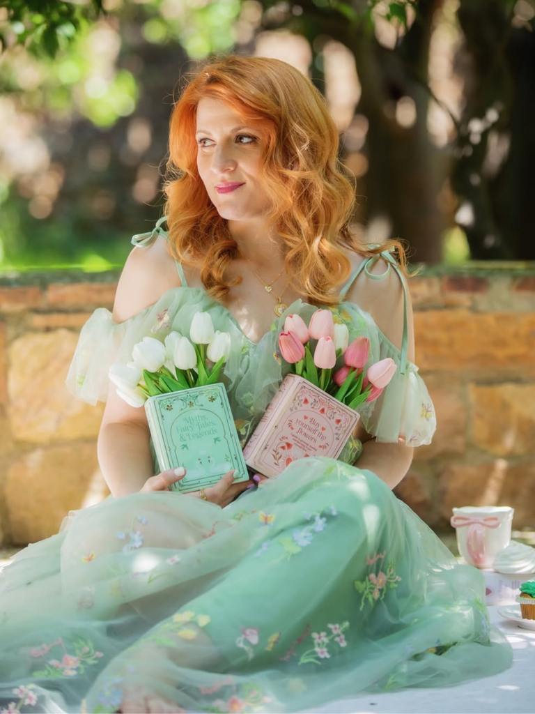 Robe fendue en tulle Lac Verte brodé de fleurs 1970