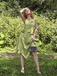 Robe verte ourlet mouchoir scintillant 1920s