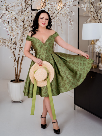 Robe trapèze verte à épaules dénudées et revers des années 1950