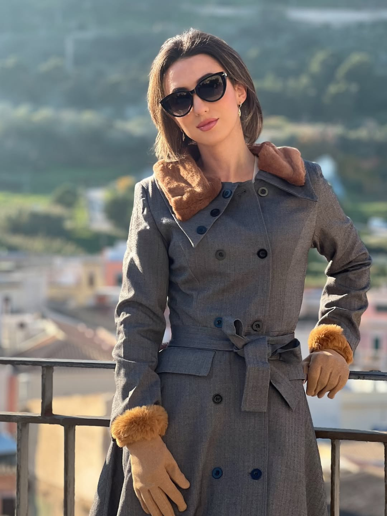Manteau gris années 1950 en fausse fourrure à revers