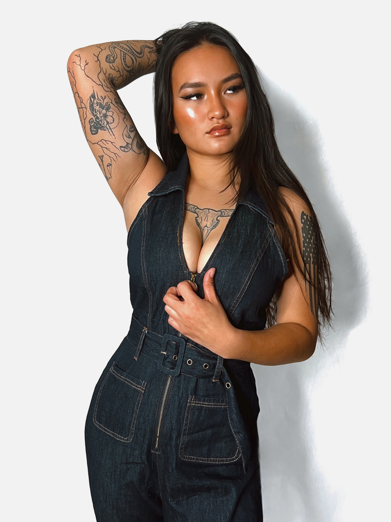 Combinaison bleue évasée en jean avec col années 1970