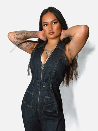 Combinaison bleue évasée en jean avec col années 1970