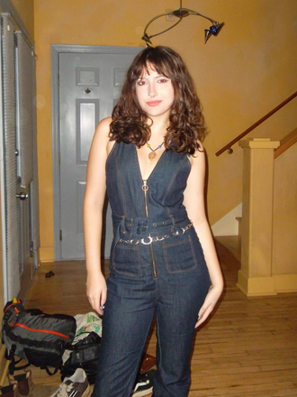 Combinaison bleue évasée en jean avec col années 1970