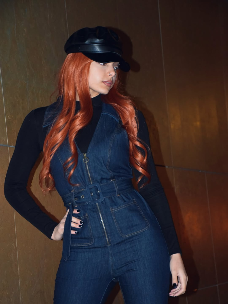 Combinaison bleue évasée en jean avec col années 1970