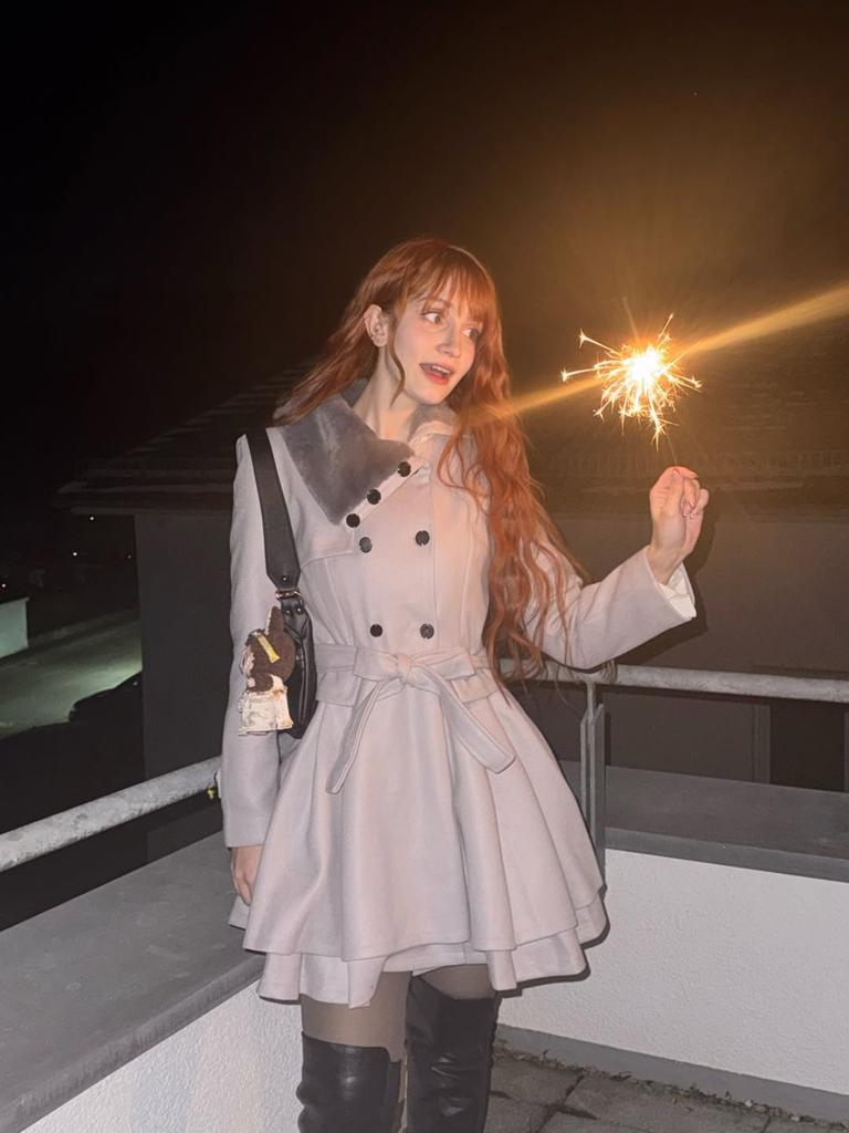 Manteau en hiver cintré à col en fourrure de Noël Chic