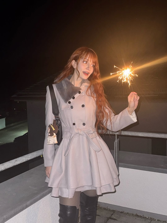 Manteau en hiver cintré à col en fourrure de Noël Chic