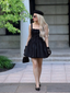 Robe gothique noire en dentelle unie 1950s