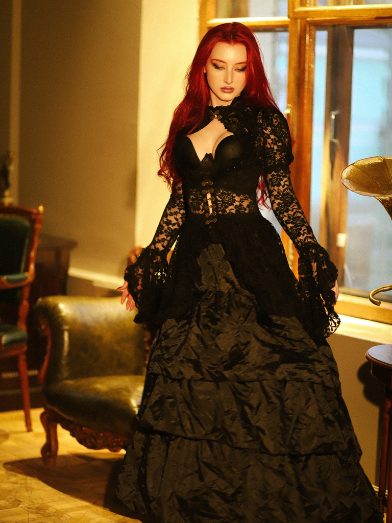 [Prévente] Robe victorienne noire en dentelle à manches gigot des années 1980