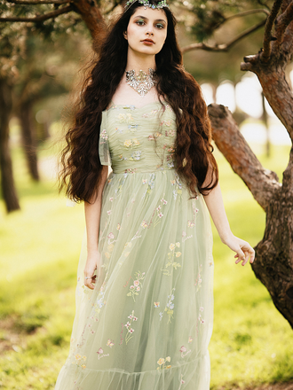 Robe verte en maille fleurie brodée à épaules dénudées des années 1930