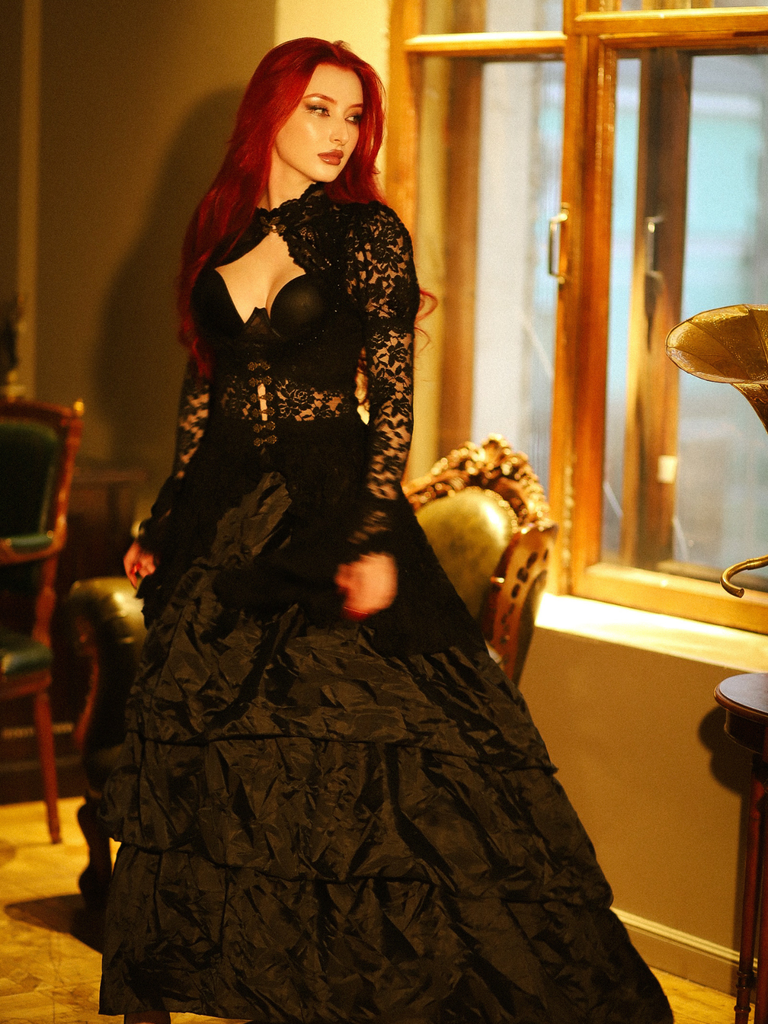 [Prévente] Robe victorienne noire en dentelle à manches gigot des années 1980
