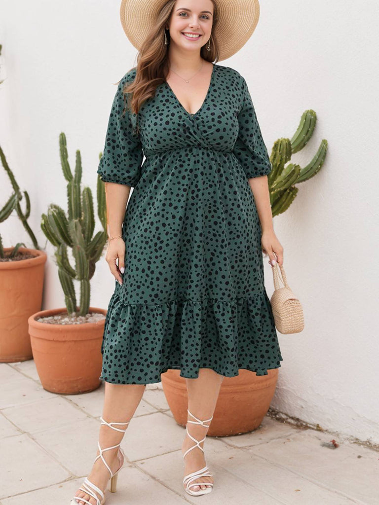 Robe à pois grande taille à manches mi-longues et col en V des années 1950