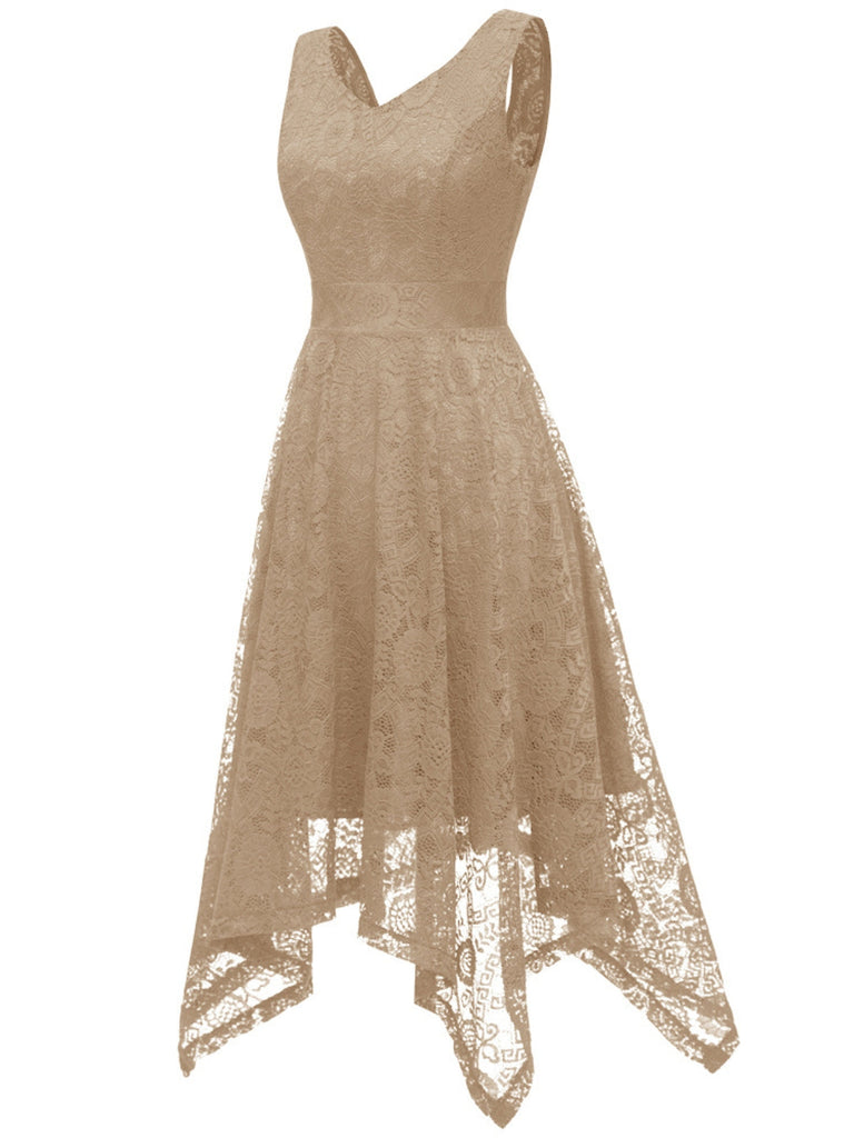 Robe trapèze en dentelle à ourlet pointu des années 1950
