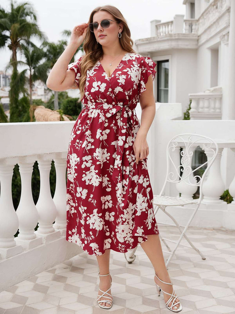 Robe rouge grande taille  florale et col en V à ceinture des années 1950