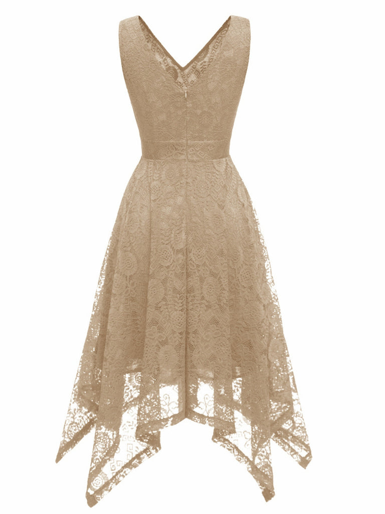 Robe trapèze en dentelle à ourlet pointu des années 1950