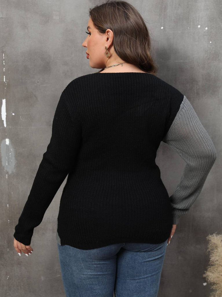 Pull croisé à col en V des années 1960 de grande taille avec perle