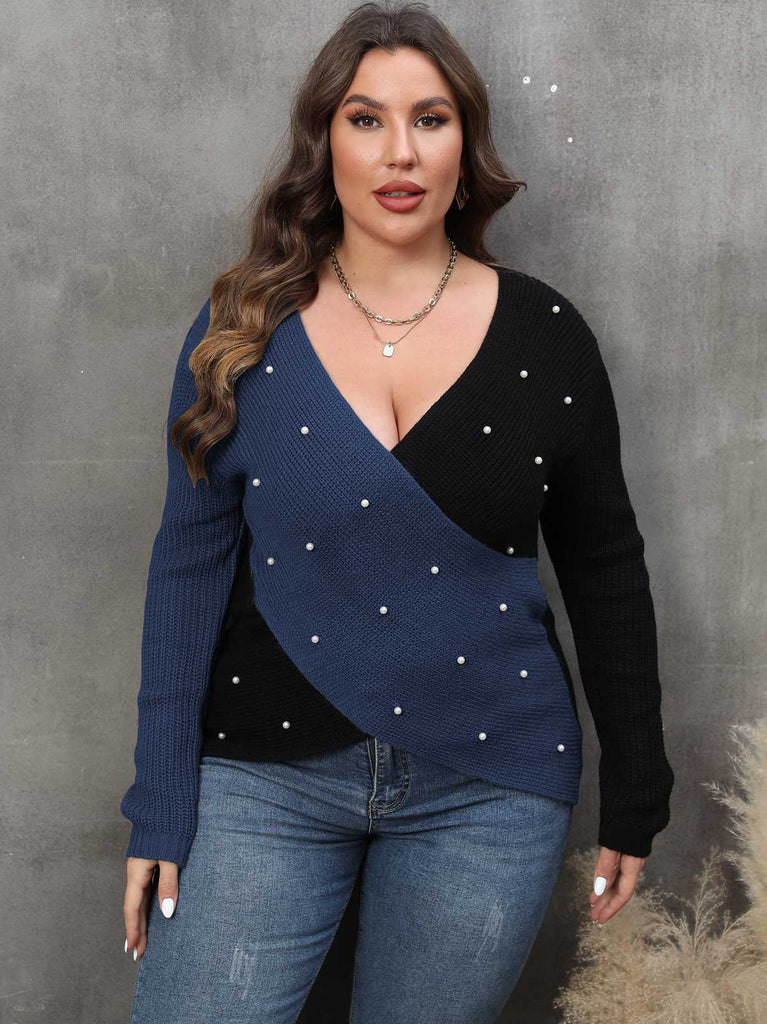 Pull croisé à col en V des années 1960 de grande taille avec perle