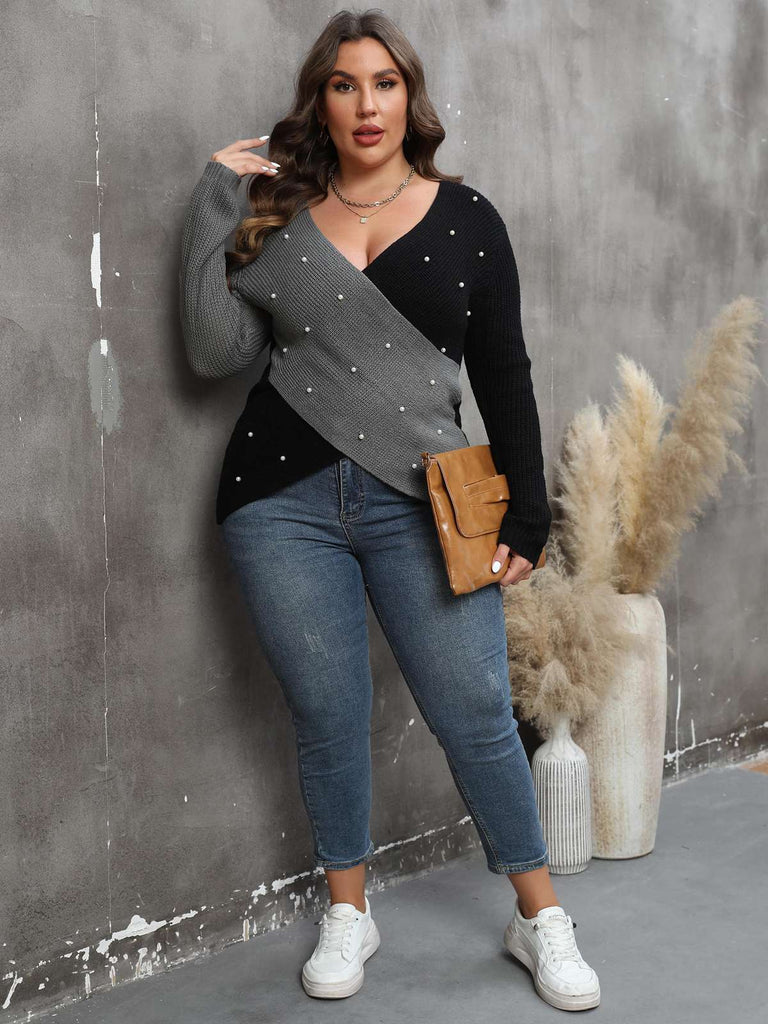 Pull croisé à col en V des années 1960 de grande taille avec perle