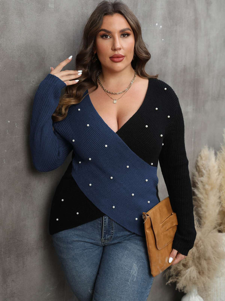 Pull croisé à col en V des années 1960 de grande taille avec perle