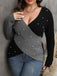 Pull croisé à col en V des années 1960 de grande taille avec perle