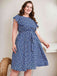 Robe bleue à manches à volants et taille plus florale des années 1950