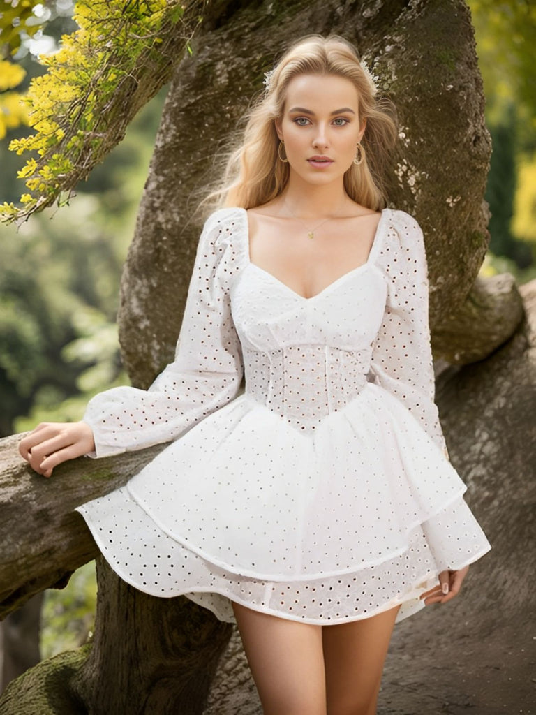 Robe unie noire à manches bouffantes des années 1960