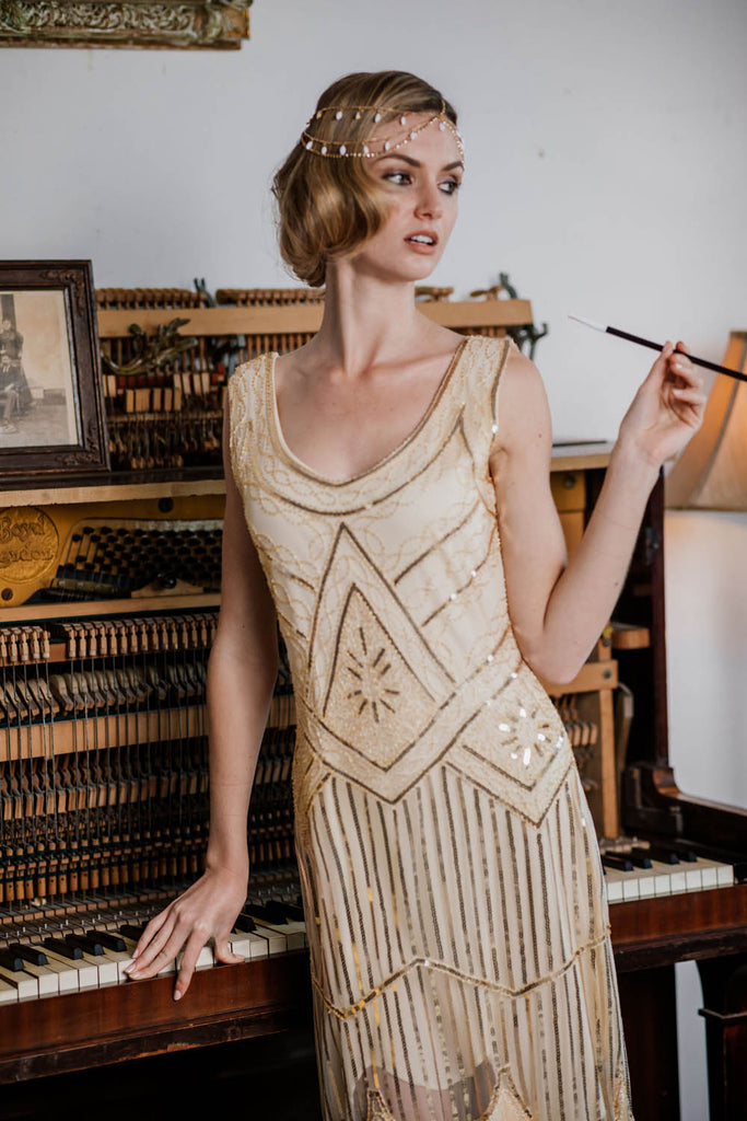 Robe Charleston Vintage Années 20 à Franges Paillettes Gatsby Beige