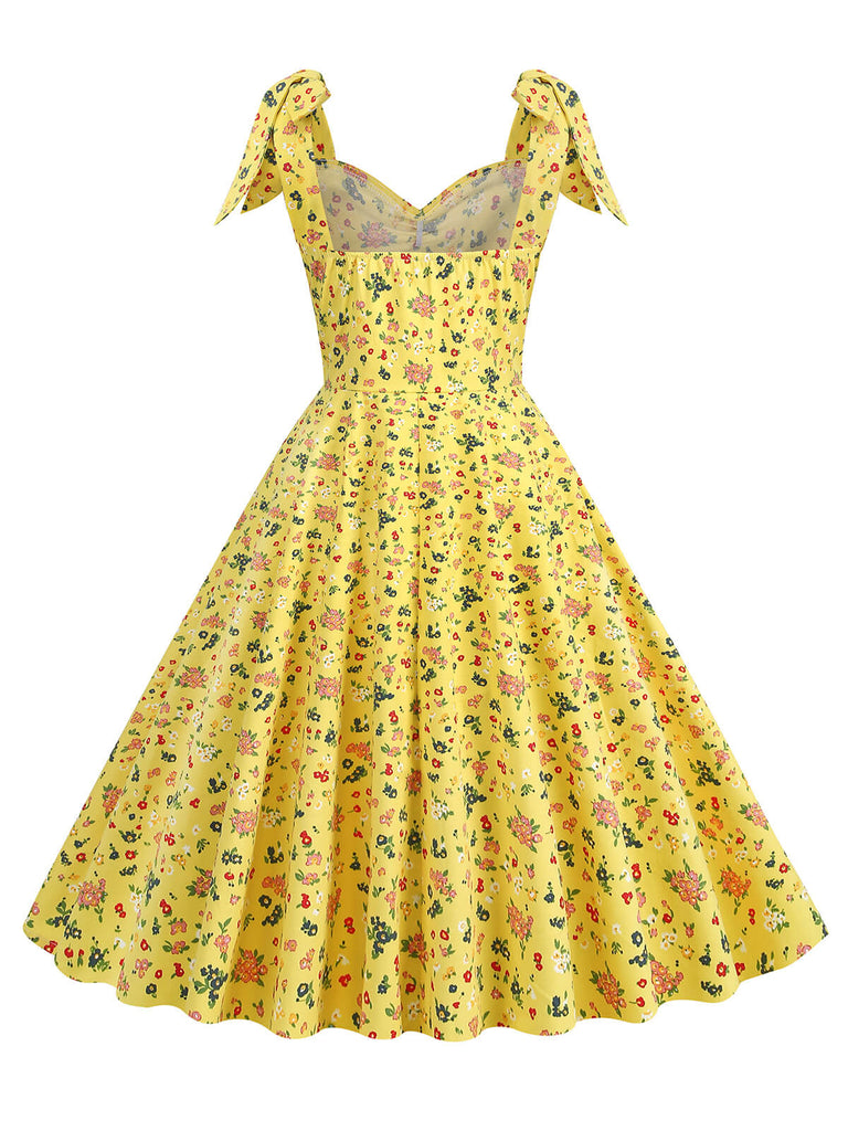 Robe trapèze florale à lacets et col en V des années 1950