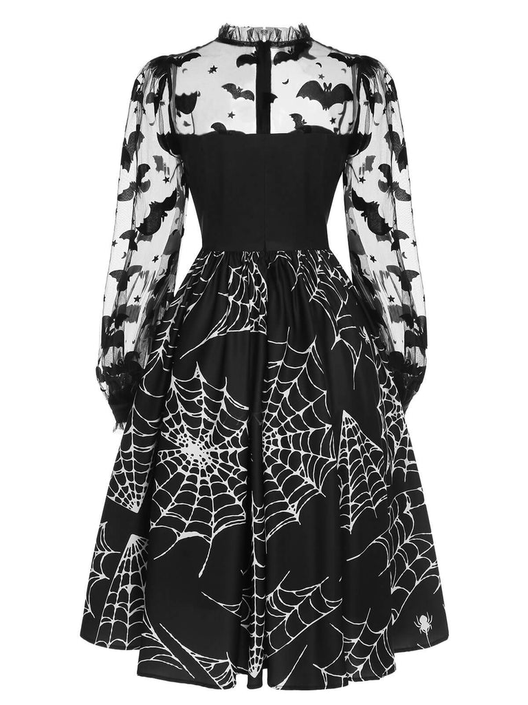 Robe noire à manches en maille chauve-souris d'Halloween des années 1950