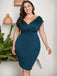 Robe grande taille moulante taille haute à col en V des années 1960