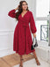 Robe rouge grande taille à pois à col en V des années 1940