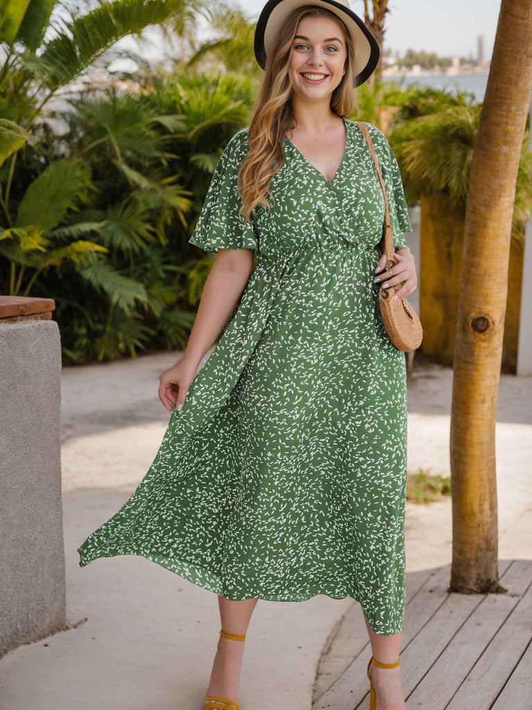 Robe verte grande taille à col en V Little Leaves des années 1950