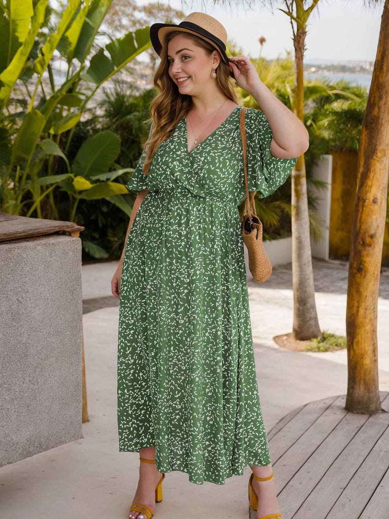 Robe verte grande taille à col en V Little Leaves des années 1950