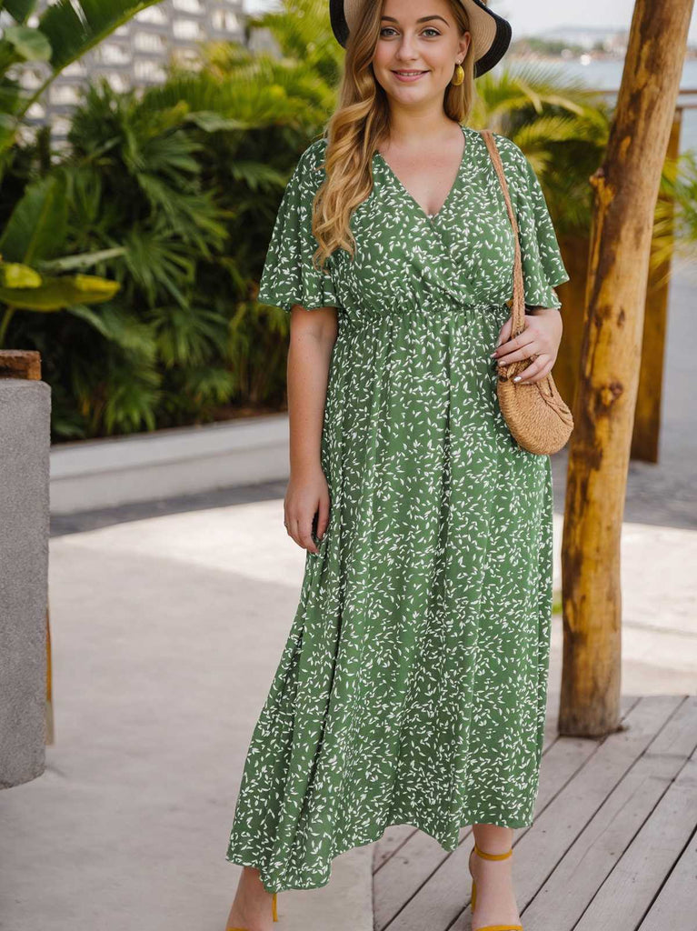 Robe verte grande taille à col en V Little Leaves des années 1950