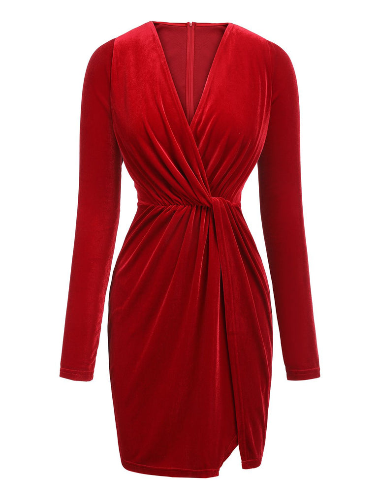 Robe portefeuille plissée en velours à col en V rouge des années 1960