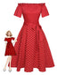 Robe rouge ceinturée à pois et épaules dénudées des années 1950